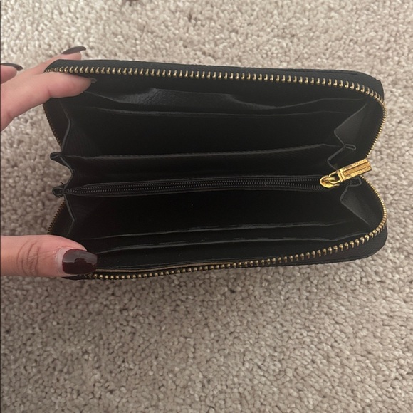 Black Wallet - Picture 3 of 4